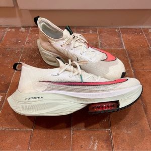 NIKE AlphaFly ZoomX